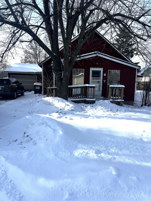 647 Lake St, White Lake, WI, 54491-9432 | Card Image