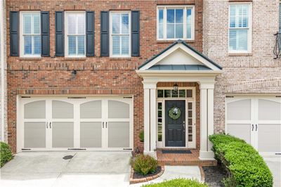 6142 Narcissa Place, Townhouse with 3 bedrooms, 3 bathrooms and null parking in Johns Creek GA | Image 2