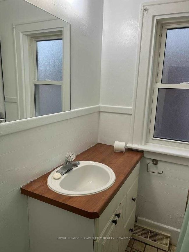 1122 Louis Ave, House other with 3 bedrooms, 3 bathrooms and 4 parking in Windsor ON | Image 12