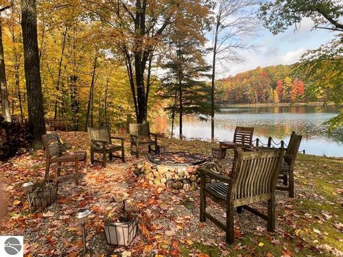 4141 Mockingbird Circle, Farwell, MI, 48622 | Card Image