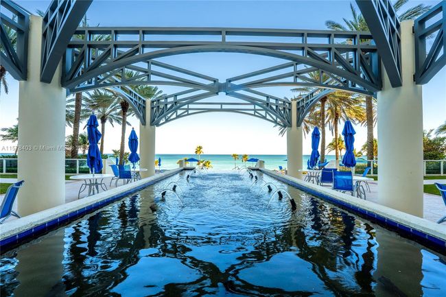 LPH07 - 19333 Collins Ave, Condo with 3 bedrooms, 3 bathrooms and null parking in Sunny Isles Beach FL | Image 34