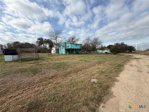 301 E Fern, Seadrift, TX, 77983-5025 | Card Image