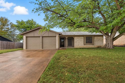 6105 Melody Ln, Watauga, TX, 76148-3618 | Card Image