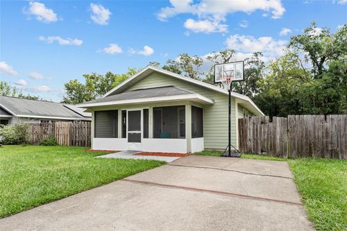 737 Ne 18th St, Gainesville, FL, 32641-5835 | Card Image