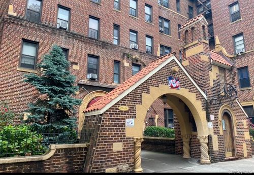apt-4m-37-21 80th St, Jackson Heights, NY, 11372-6881 | Card Image