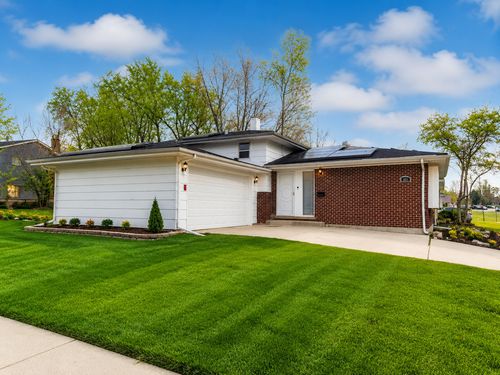 1001 Blackhawk Dr, University Park, IL, 60484-3213 | Card Image