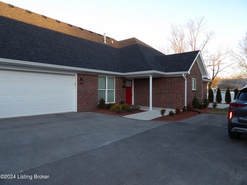 406 Eagle Pointe Dr, Louisville, KY, 40214-5457 | Card Image