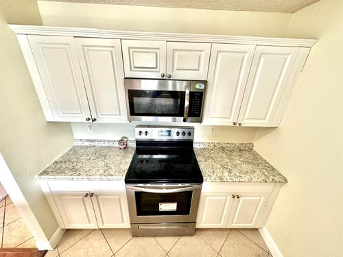 1405 Meadows Cir W, Boynton Beach, FL, 33436-9201 | Card Image