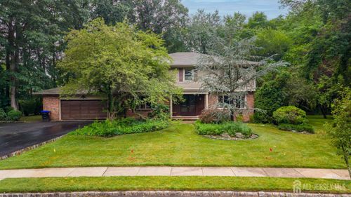 4 Liberty Bell Ct, East Brunswick, NJ, 08816-3270 | Card Image