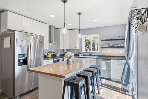 428 Brook Ave, Moorhead, MN, 56560-4929 | Card Image