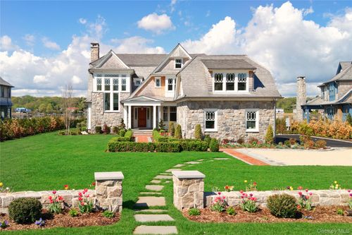 71 Lake Rd, Manhasset, NY, 11030-1014 | Card Image