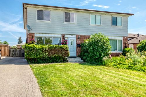 3297 Grechen Rd, Mississauga, ON, L5C1X8 | Card Image