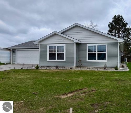 1948 Oriole Dr, Traverse City, MI, 49685-9730 | Card Image