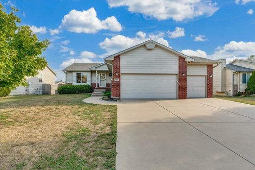 2407 E Kite St, Wichita, KS, 67219-3045 | Card Image