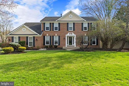 1 Broadacre Ct, MOUNT LAUREL, NJ, 08054-4702 | Card Image