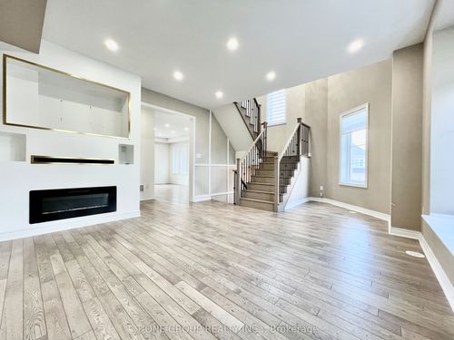 3100 Eberly Woods Dr, Oakville, ON, L6M0T7 | Card Image