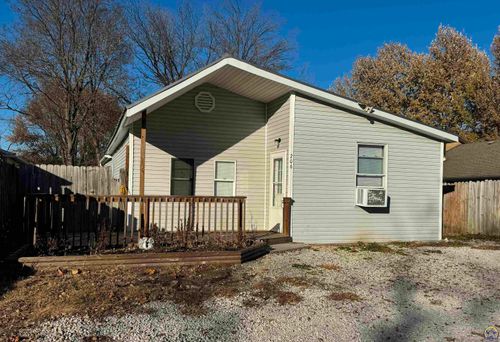 206 E Lucy St, Mc Louth, KS, 66054-5259 | Card Image