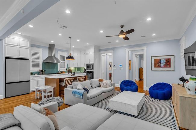 340 W 17 Th St, House other with 3 bedrooms, 3 bathrooms and 2 parking in Houston TX | Image 15