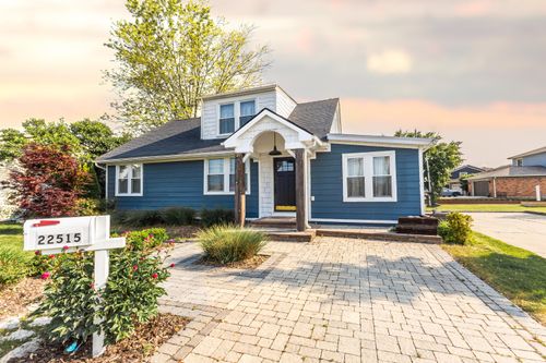 22515 E 10 Mile Rd, Saint Clair Shores, MI, 48080-1384 | Card Image