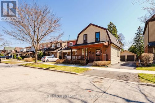 23 Lippincott St W, York, ON, M9N1B3 | Card Image