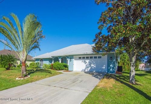 962 Riviera Avenue, SEBASTIAN, FL, 32958 | Card Image