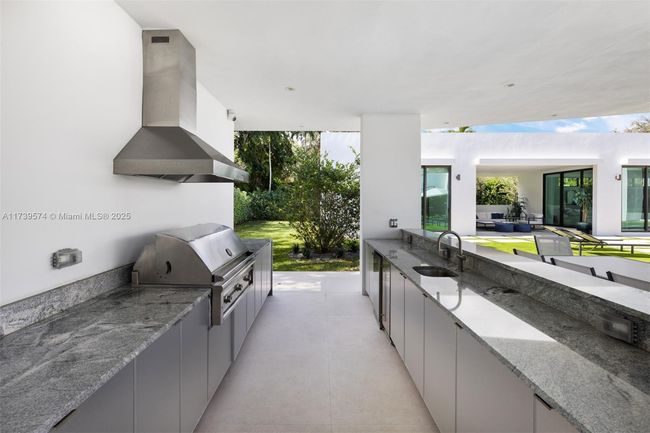 6830 Sw 104 Th St, House other with 7 bedrooms, 8 bathrooms and null parking in Pinecrest FL | Image 39