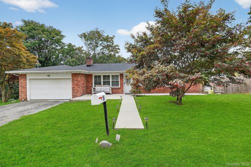 16 Faye Ave, New Windsor, NY, 12553-7708 | Card Image