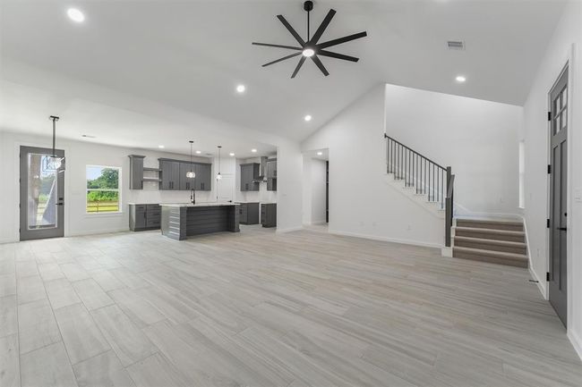 256 Davis Bend Rd, House other with 5 bedrooms, 3 bathrooms and 2 parking in Alvin TX | Image 4
