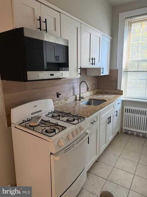2b-329 Spruce St, PHILADELPHIA, PA, 19106-3838 | Card Image