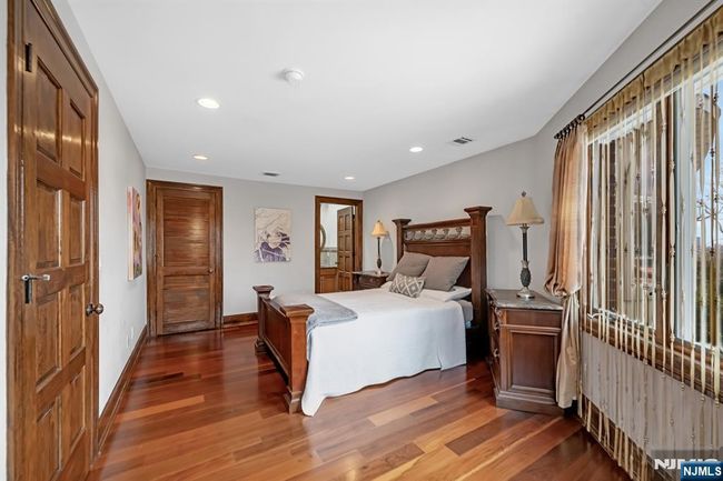 10 Fox Ter, House other with 6 bedrooms, 8 bathrooms and null parking in Cliffside Park NJ | Image 29