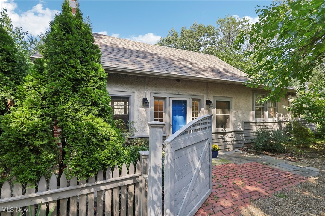 Columbia Rd, Bay Village, OH 44140
