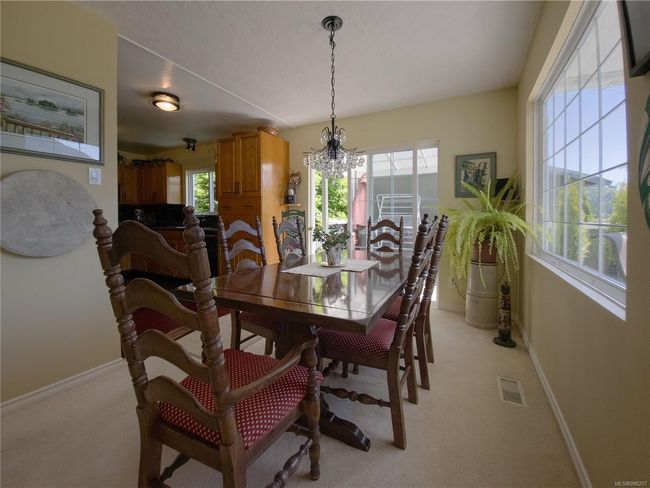Dining area | Image 10