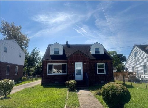 635 Newport News Ave, Hampton, VA, 23669-3930 | Card Image