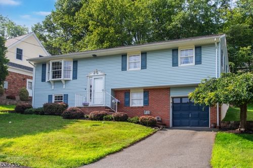 280 Carentan Rd, Hopatcong, NJ, 07843-1856 | Card Image