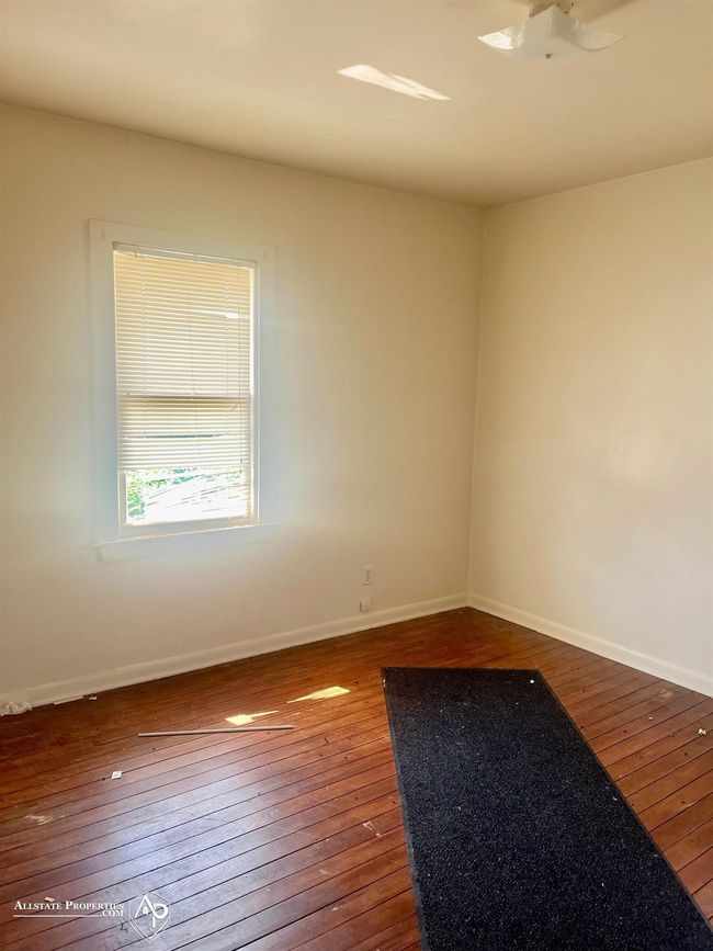 Upper Level | Image 11