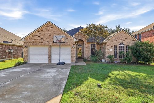 5767 Skinner Way, Grand Prairie, TX, 75052 | Card Image