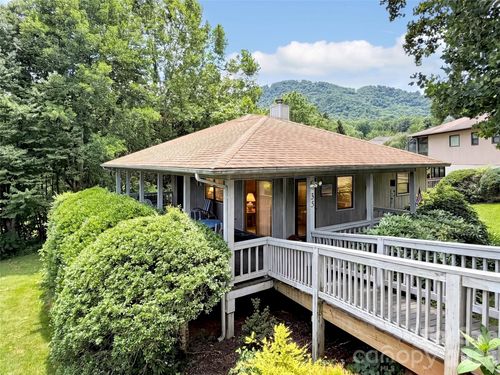 35 Talon Ct, Waynesville, NC, 28786-3581 | Card Image
