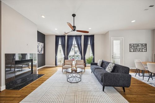 c-2404 Fairview Ave, Houston, TX, 77006 | Card Image