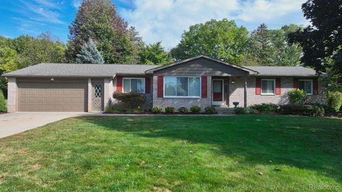 5204 Applewood Dr, Flushing, MI, 48433-1193 | Card Image