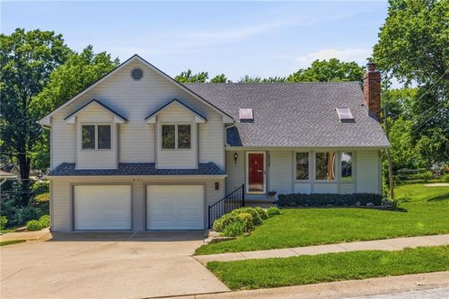 5308 N Wyandotte St, Gladstone, MO, 64118-4349 | Card Image