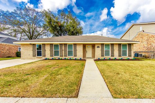 805 Chene Dr, Houma, LA, 70364-1909 | Card Image