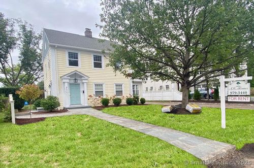 40 E Maple St, New Canaan, CT, 06840-5631 | Card Image