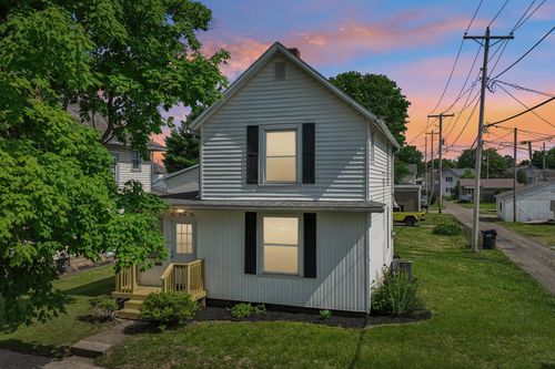 922 Pine St, Coshocton, OH, 43812-2350 | Card Image