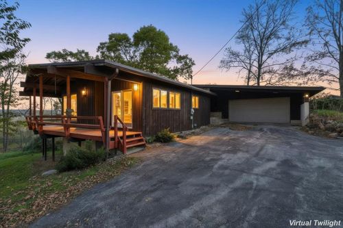 850 Tipperary Road, Oregon, WI, 53572 | Card Image