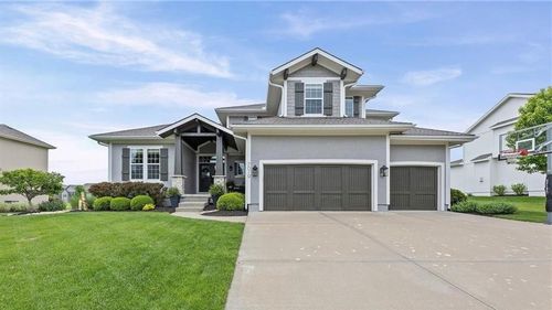 7019 Apache Dr, Shawnee, KS, 66226-5306 | Card Image