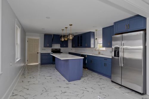 19 Church St, Agawam, MA, 01001-1258 | Card Image