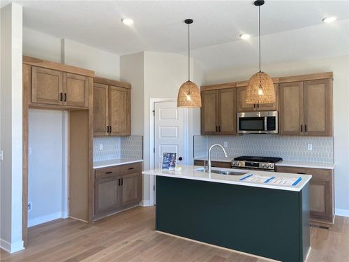 18549 W 193rd St, Spring Hill, KS, 66083-8498 | Card Image