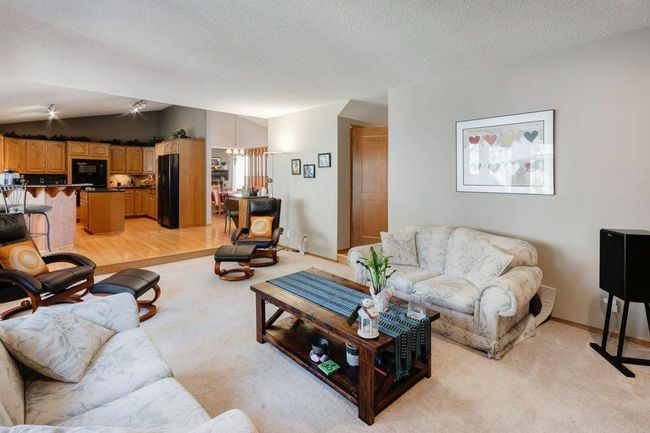 28 Edenstone View Nw, Home with 3 bedrooms, 3 bathrooms and 4 parking in Calgary AB | Image 12