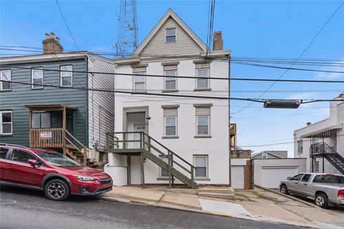 8 E Sycamore St, Mt Washington, PA, 15211-1761 | Card Image