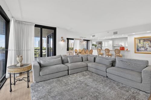 5j-19667 Turnberry Way, Aventura, FL, 33180-2508 | Card Image